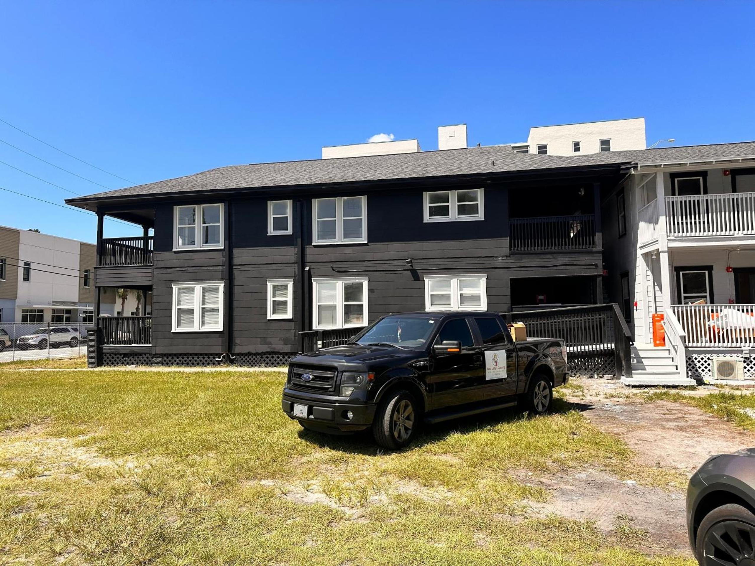 Luxury Studio with Modern Amenities in Vibrant Downtown St Pete view 3