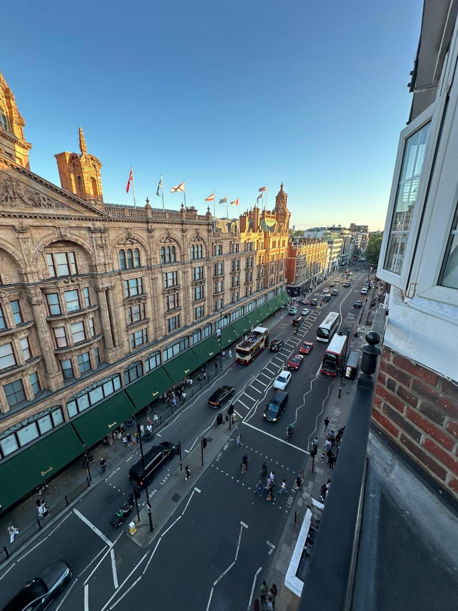 Knightsbridge Luxurious Residence - Facing Harrods