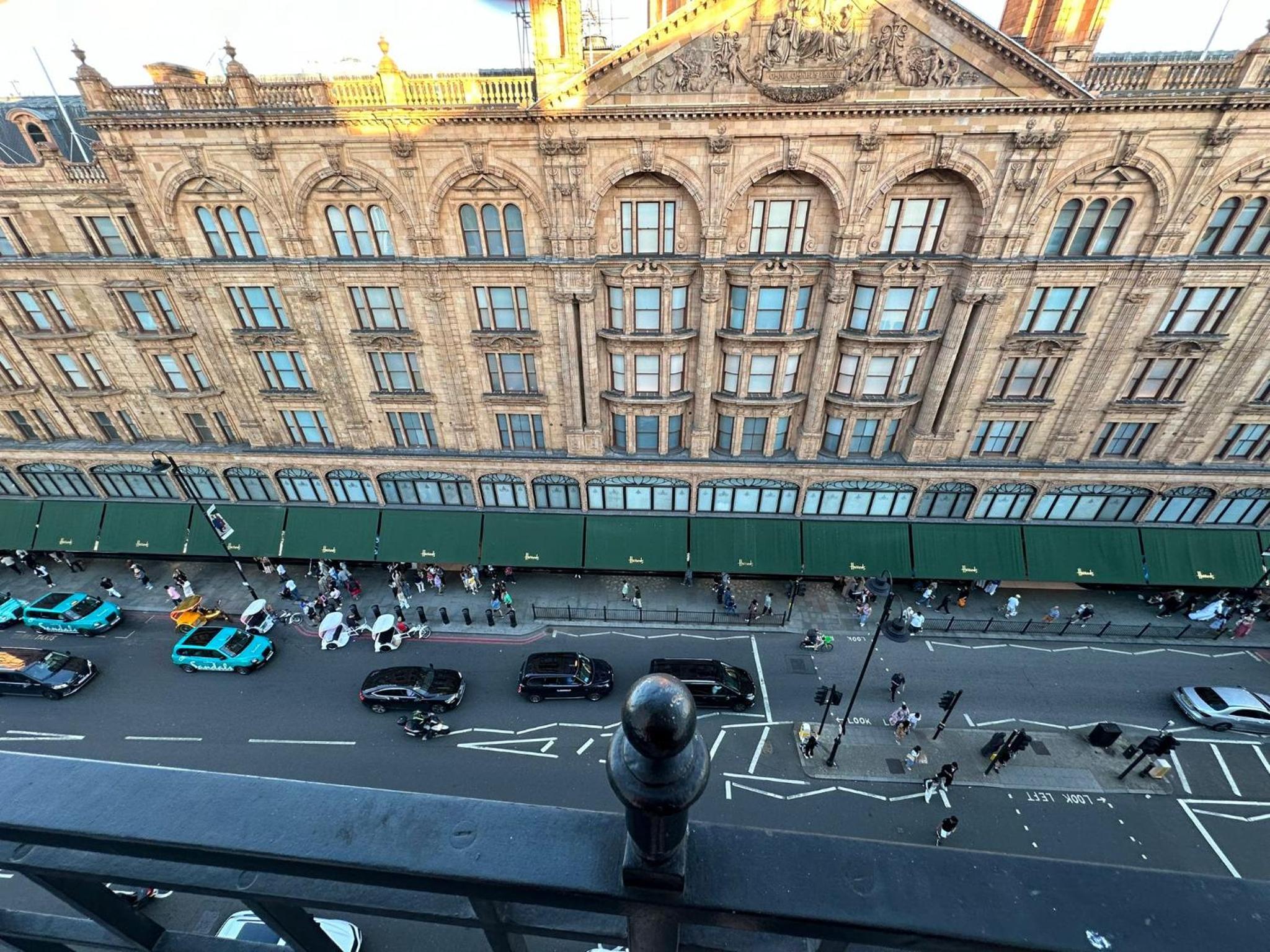 Knightsbridge Luxurious Residence - Facing Harrods