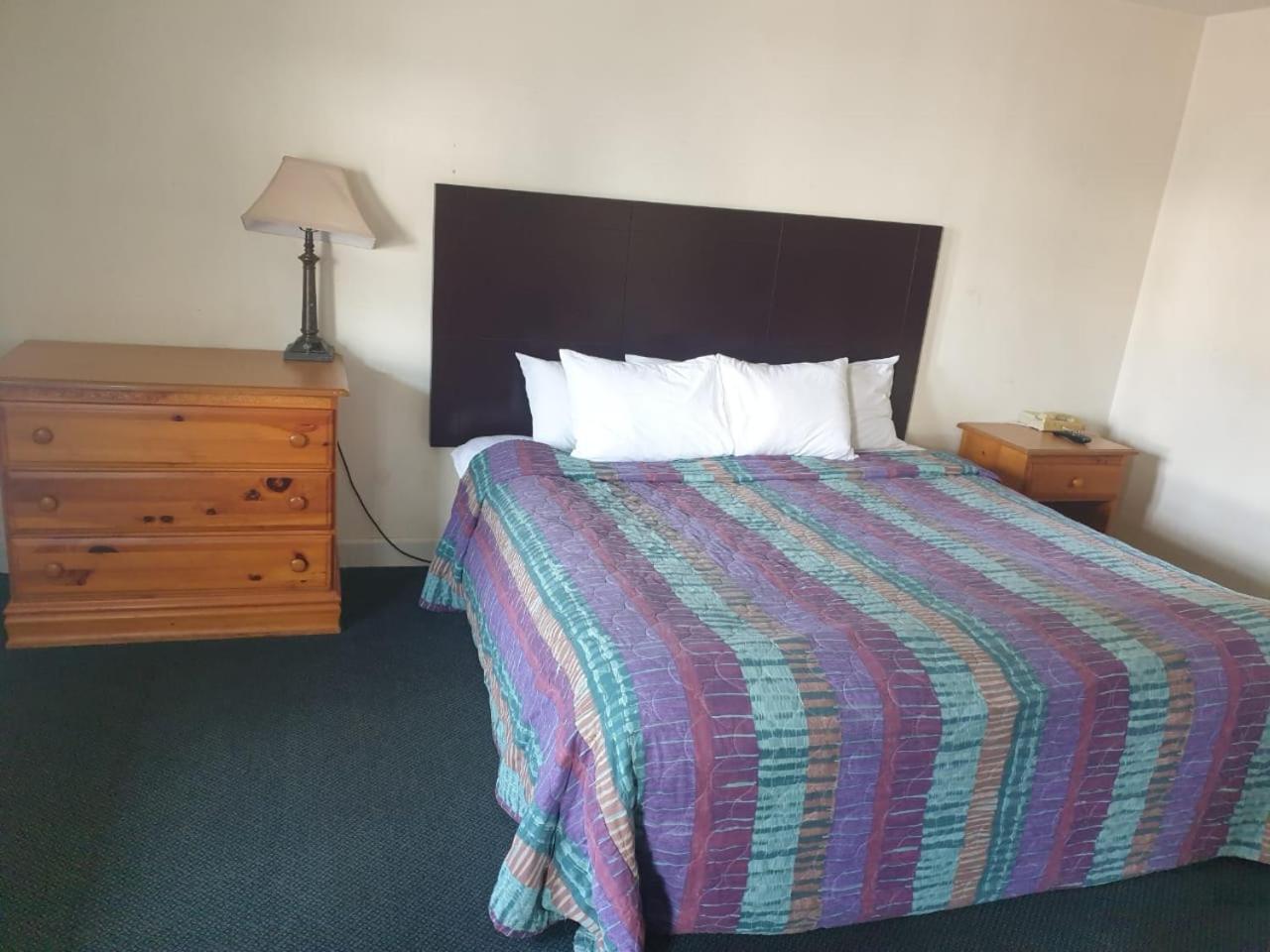 Town & Country Inn view 2