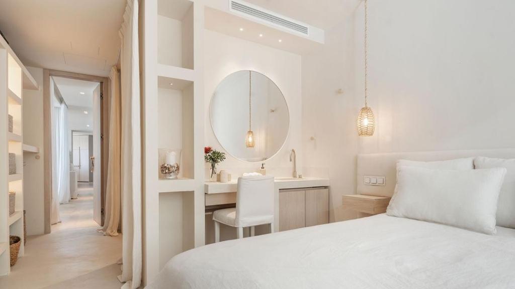 Waterfront beach paradise apartment