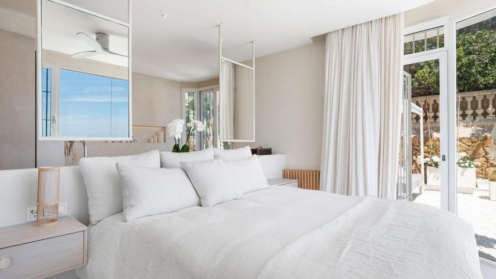 Waterfront beach paradise apartment