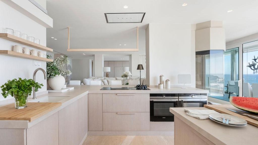 Waterfront beach paradise apartment