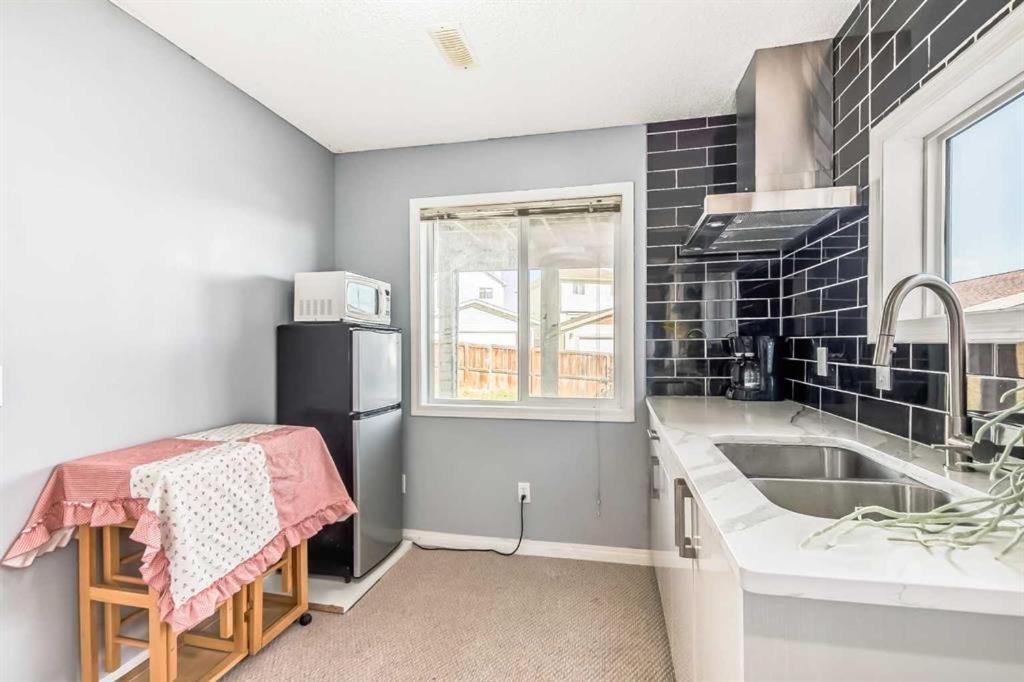 Banff mountain House&30 second Bus station Close C-Train& Free Parking