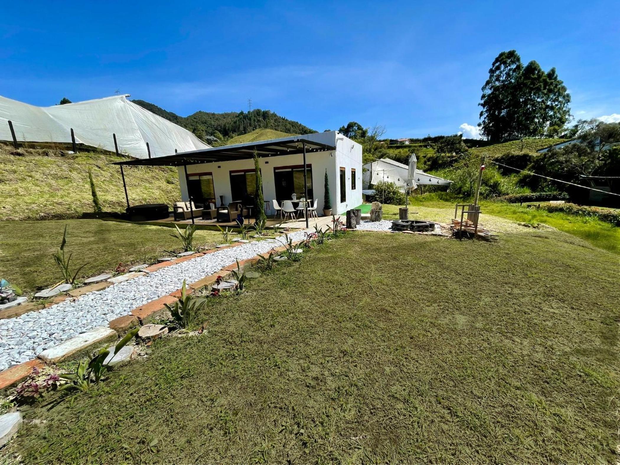 Casa campestre descanso relajación jacuzzi BBQ amplias zonas verdes