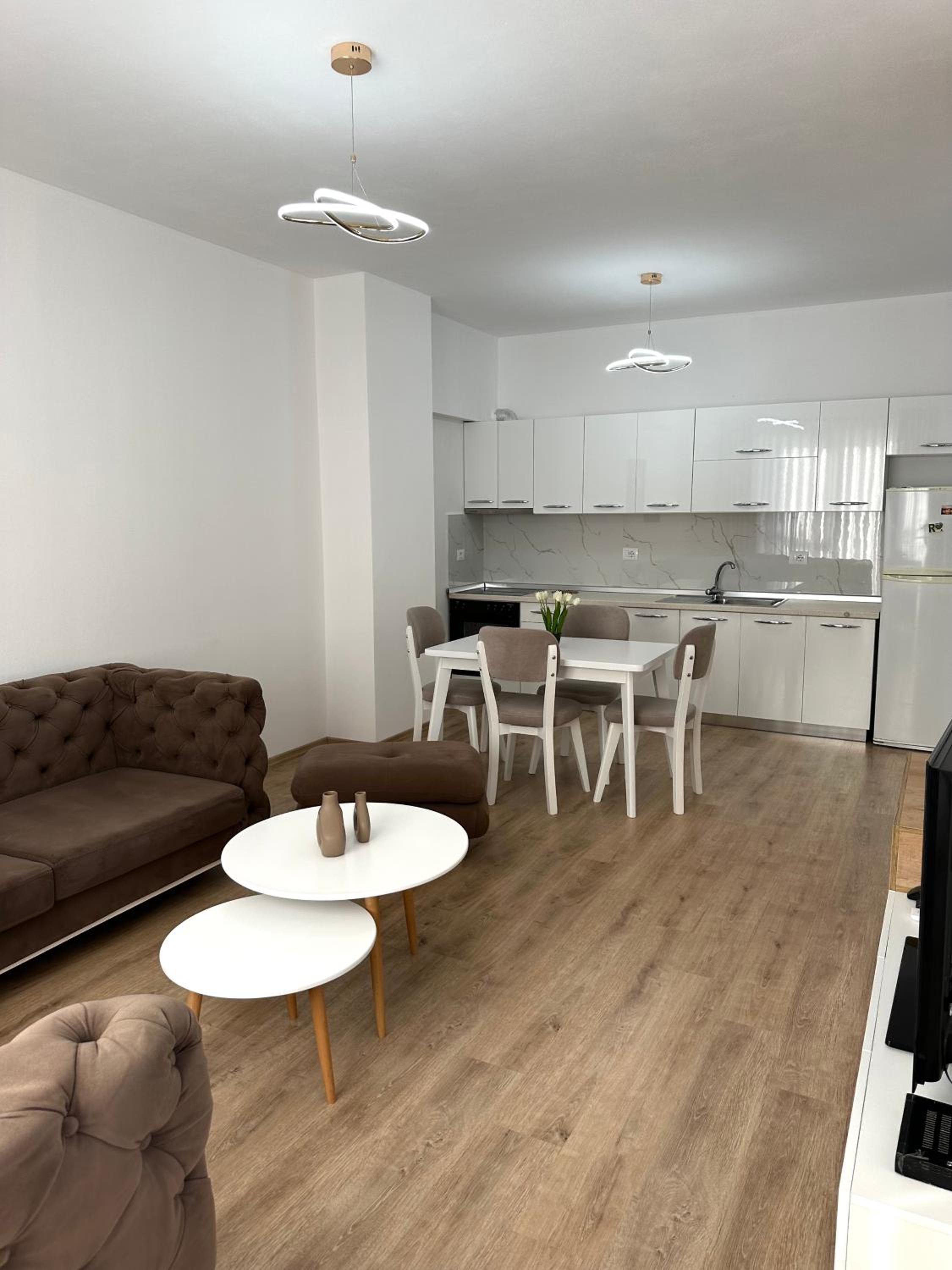Essy Apartment