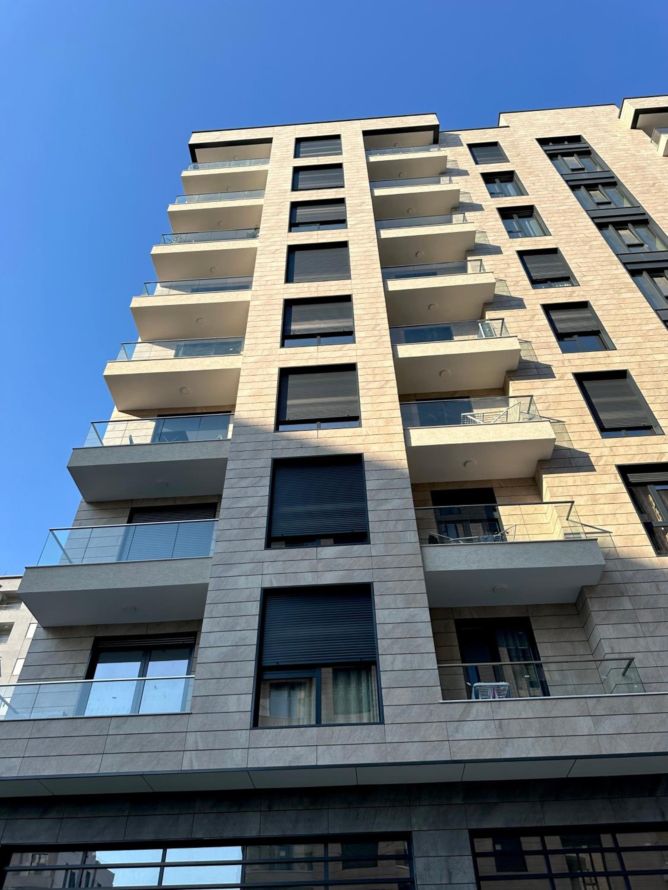 Essy Apartment