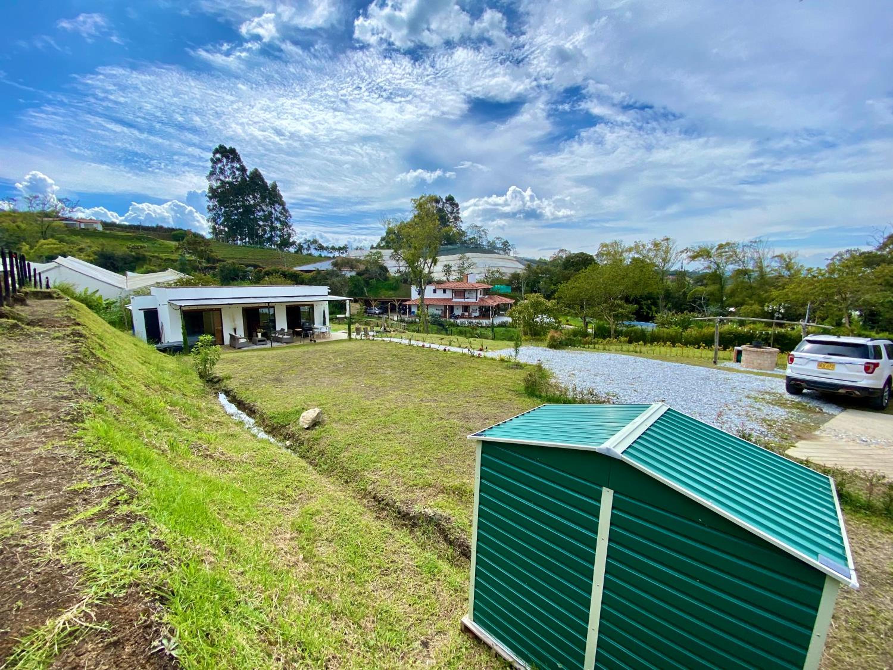 Casa campestre descanso relajación jacuzzi BBQ amplias zonas verdes