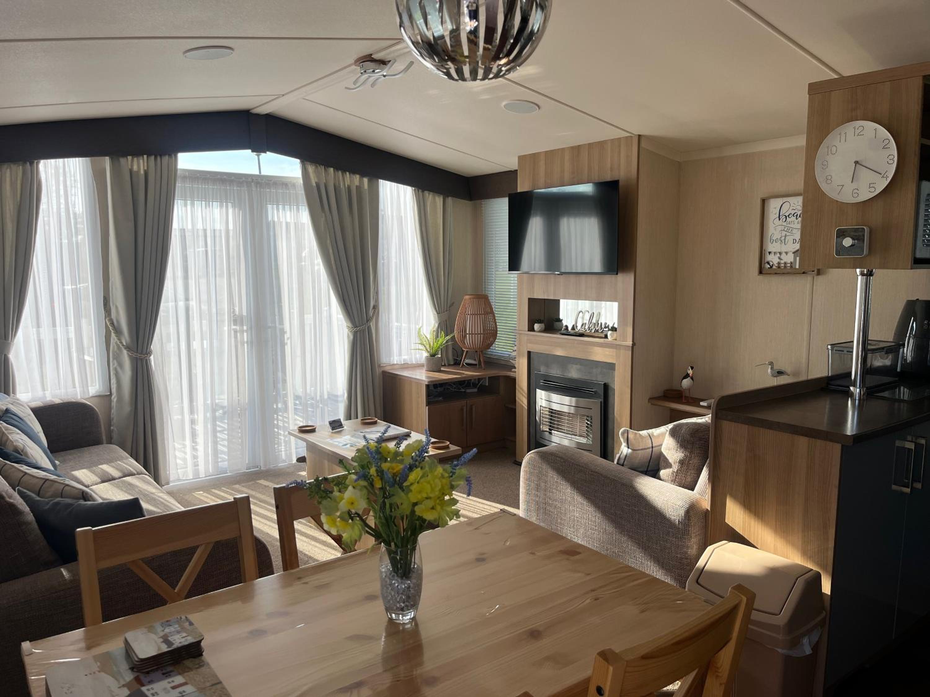 Oak Green- Top award winning caravan! view 3