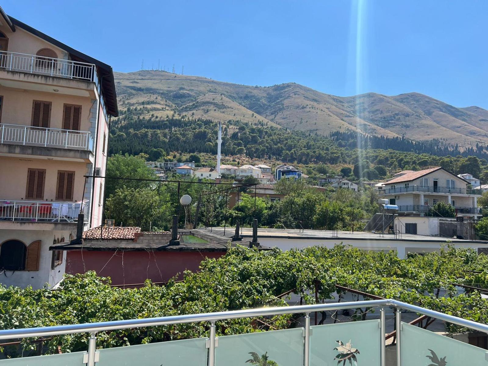 xhaka hotel