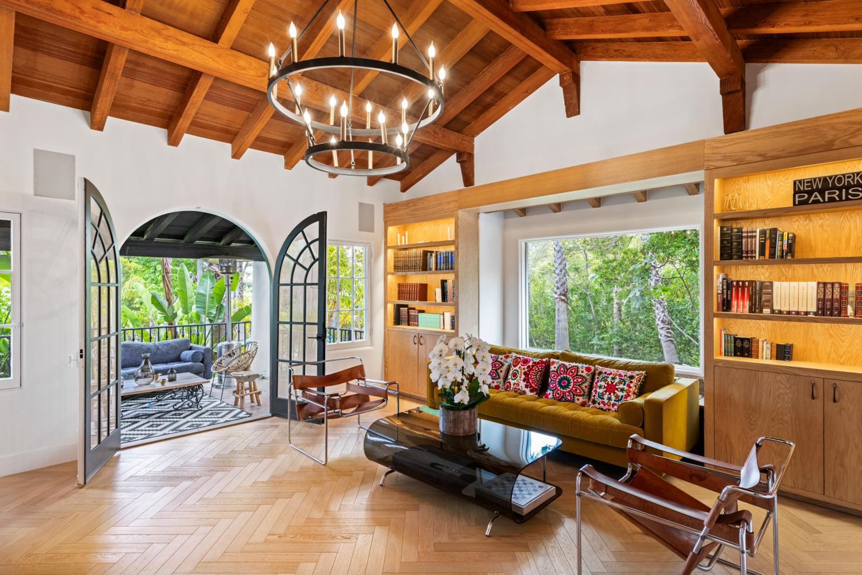 Contemporary Spanish Estate In Beverly Hills