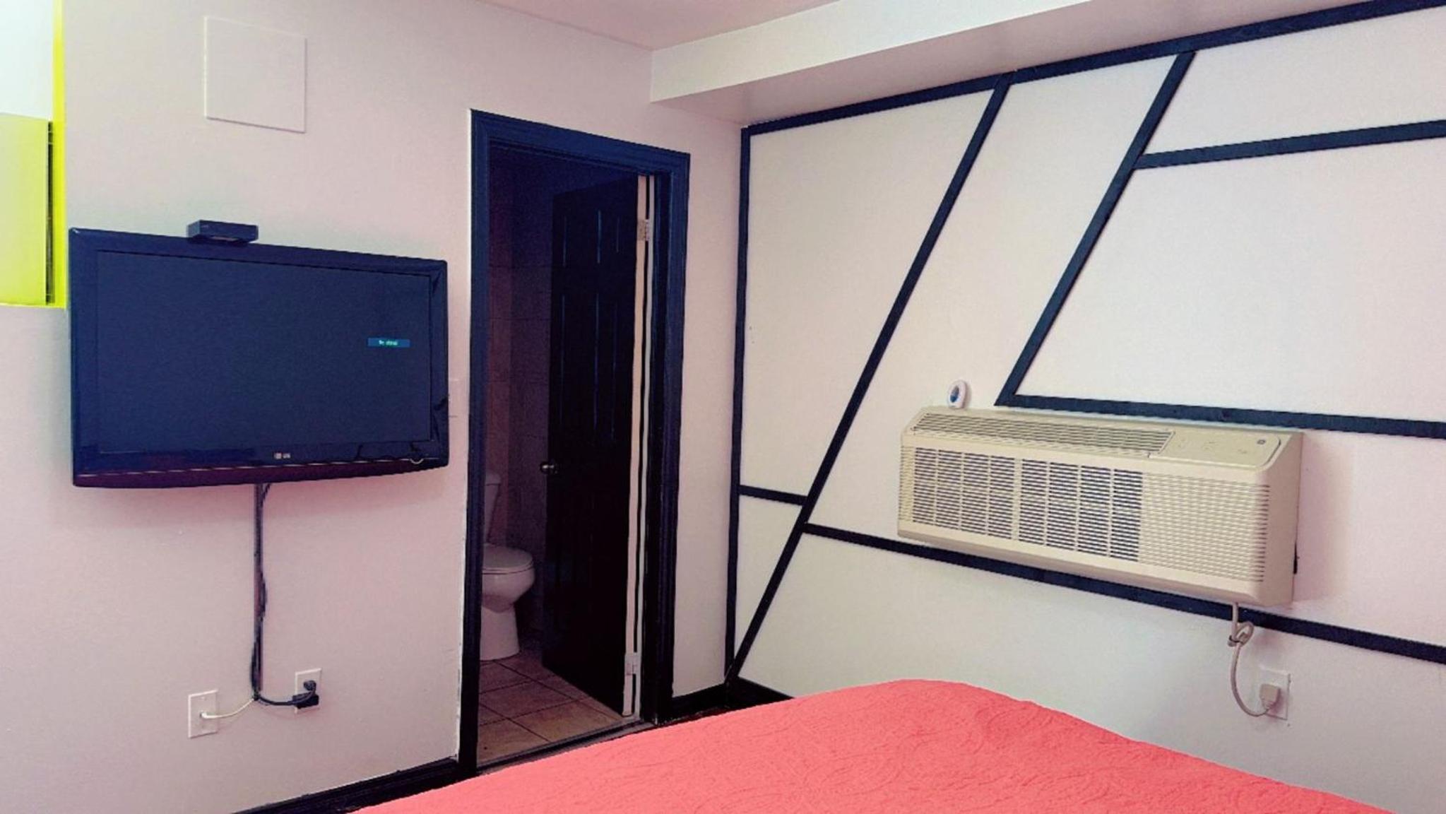 Crestwood Motel