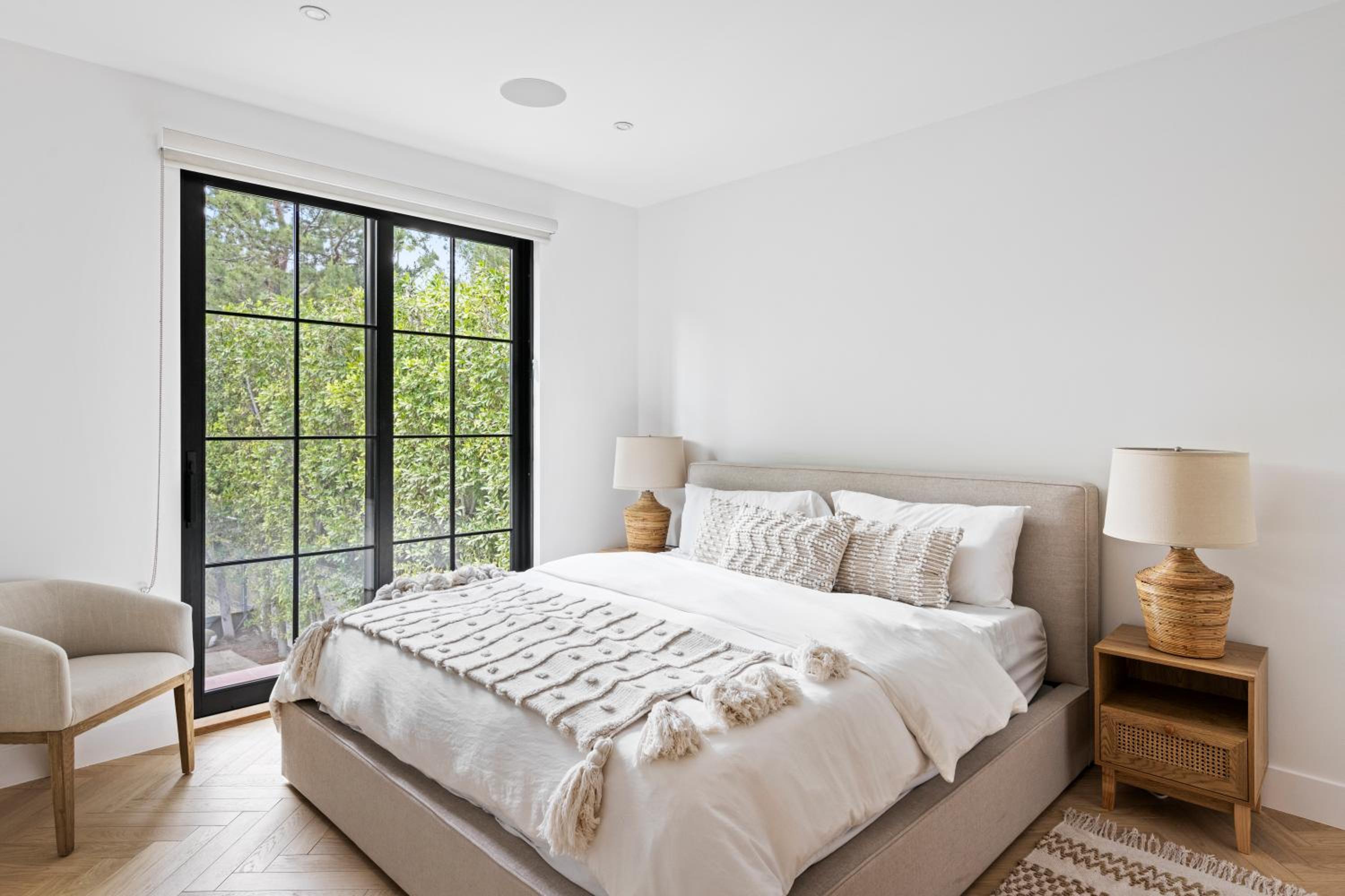 Contemporary Spanish Estate In Beverly Hills