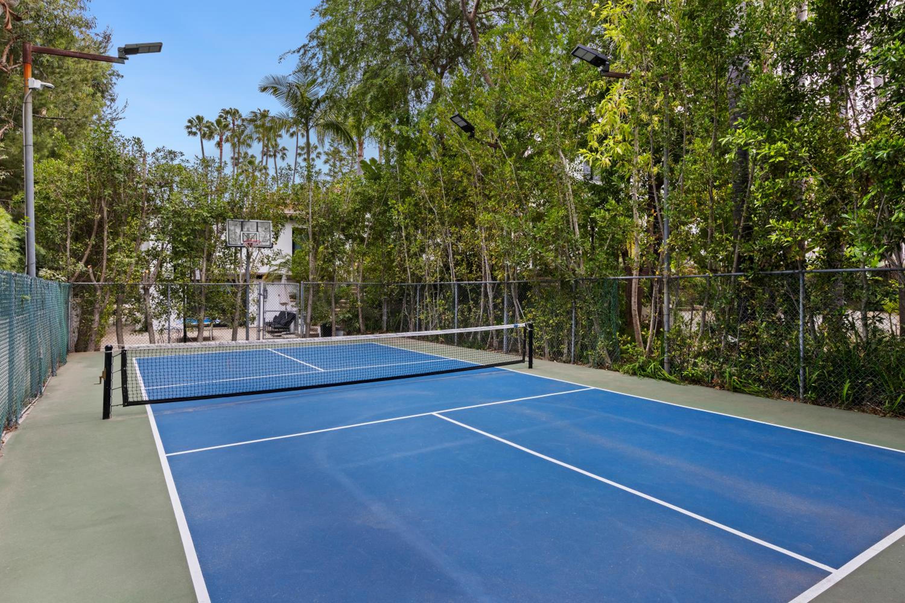 Contemporary Spanish Estate In Beverly Hills