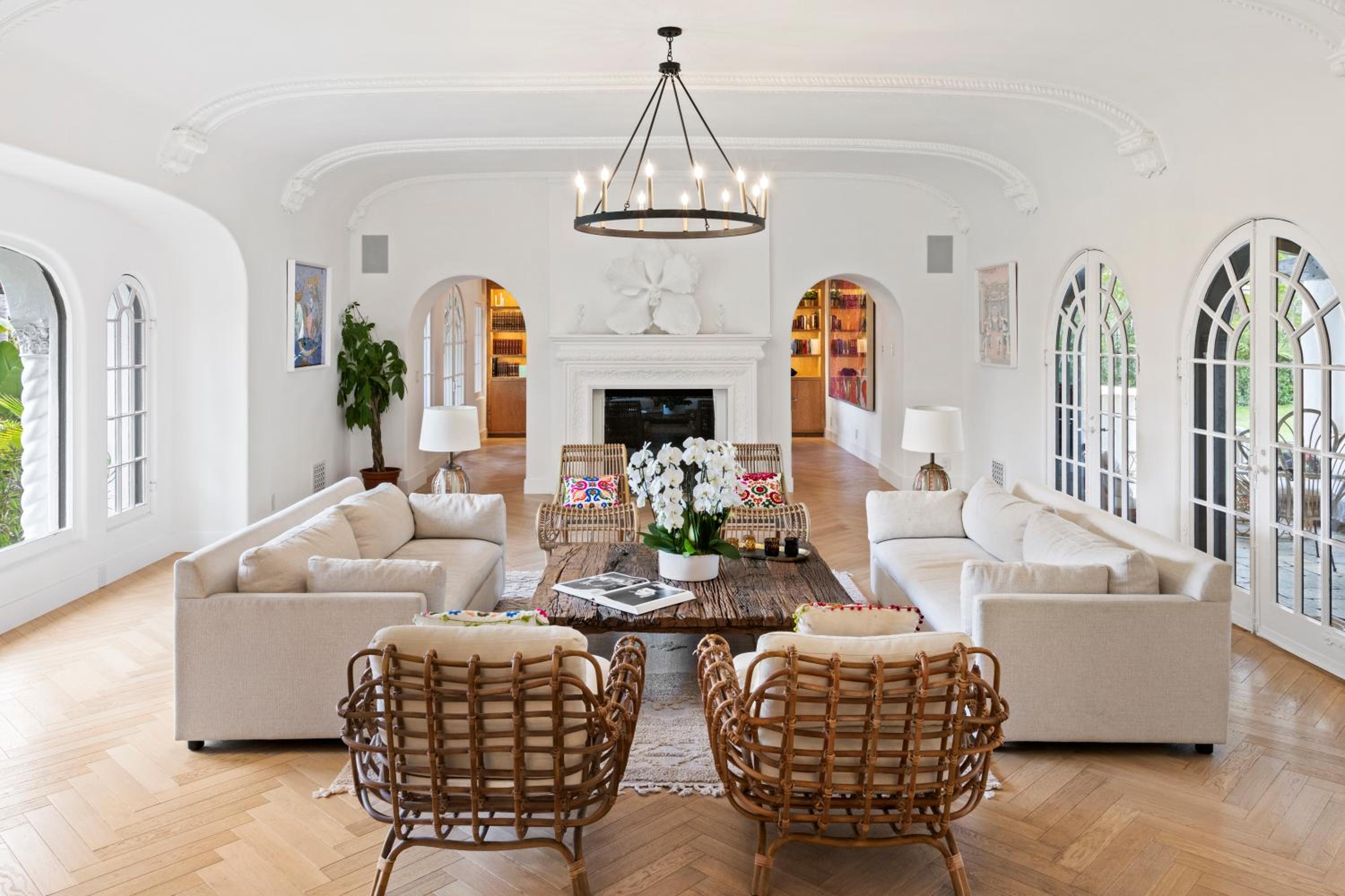 Contemporary Spanish Estate In Beverly Hills