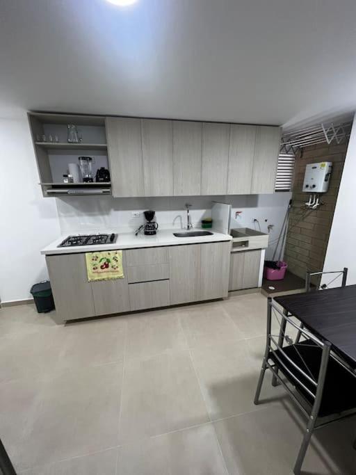 Exclusivo apartamento con piscina y parqueadero 602