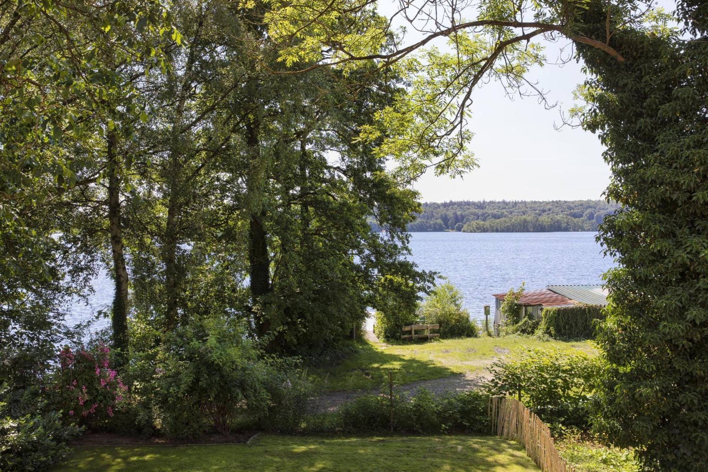 Paradies für die kleine Familie direkt am See