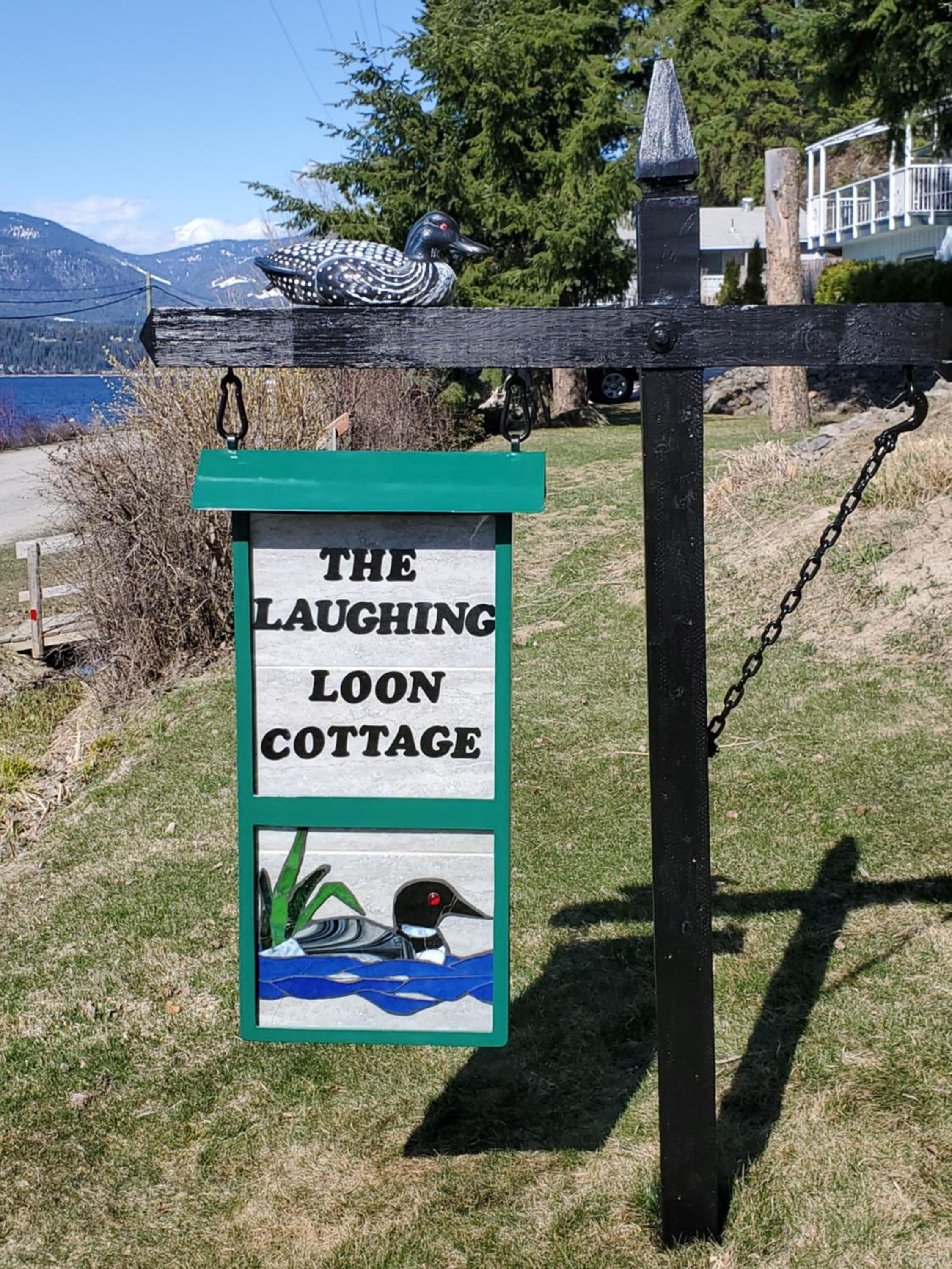 West facing Waterfront Cottage with private beach & buoy & dock access