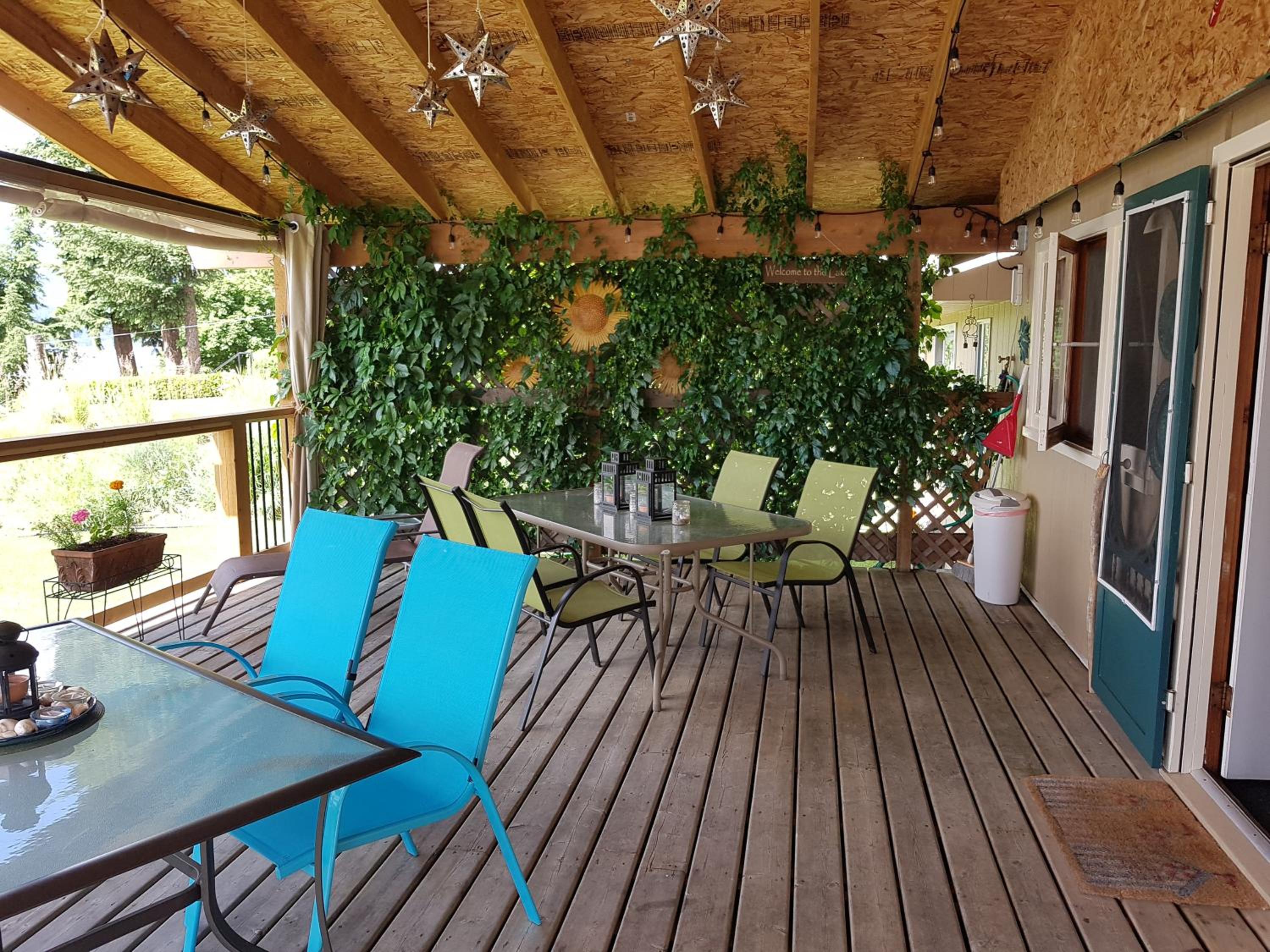 West facing Waterfront Cottage with private beach & buoy & dock access