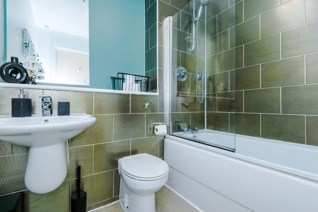 Modern 2BR near Manchester city centre - Free parking garage