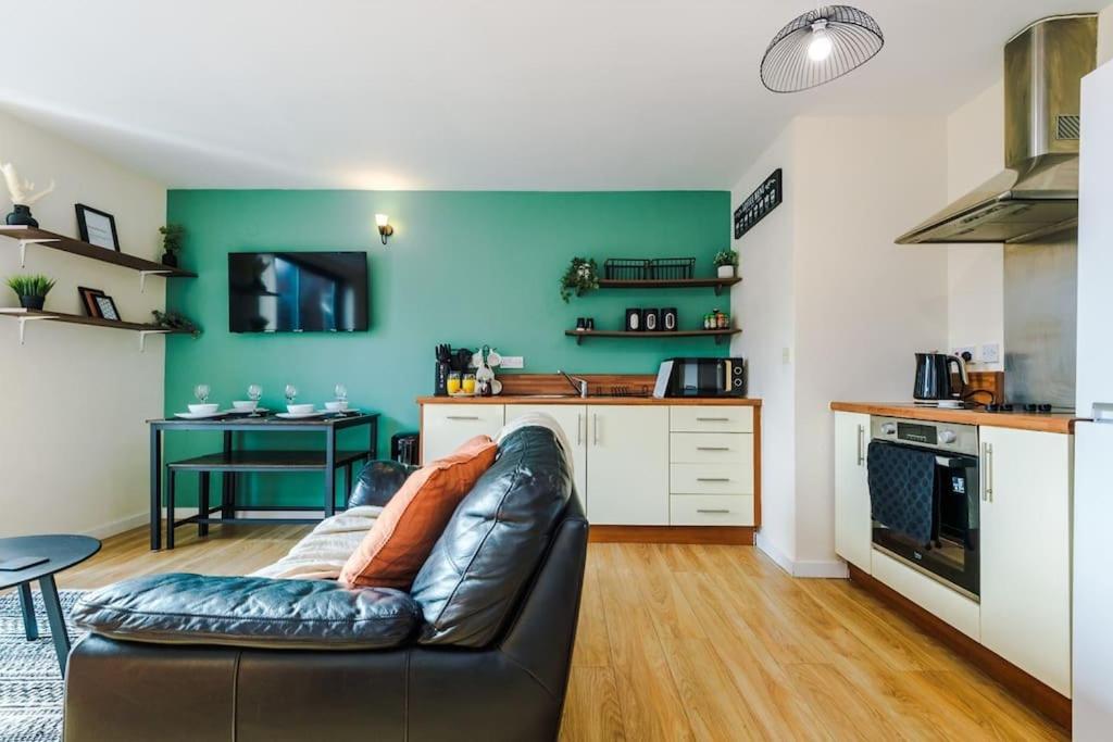 Modern 2BR near Manchester city centre - Free parking garage