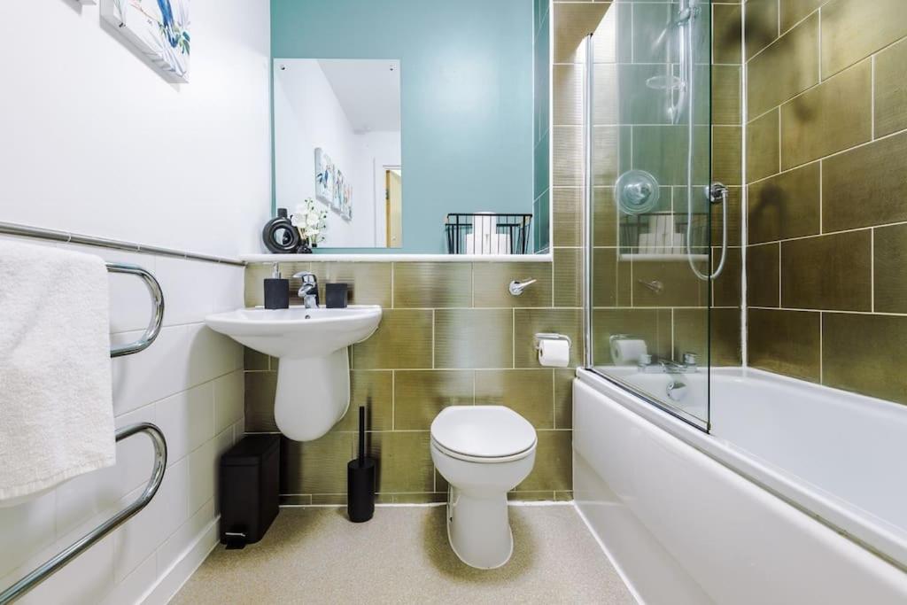 Modern 2BR near Manchester city centre - Free parking garage