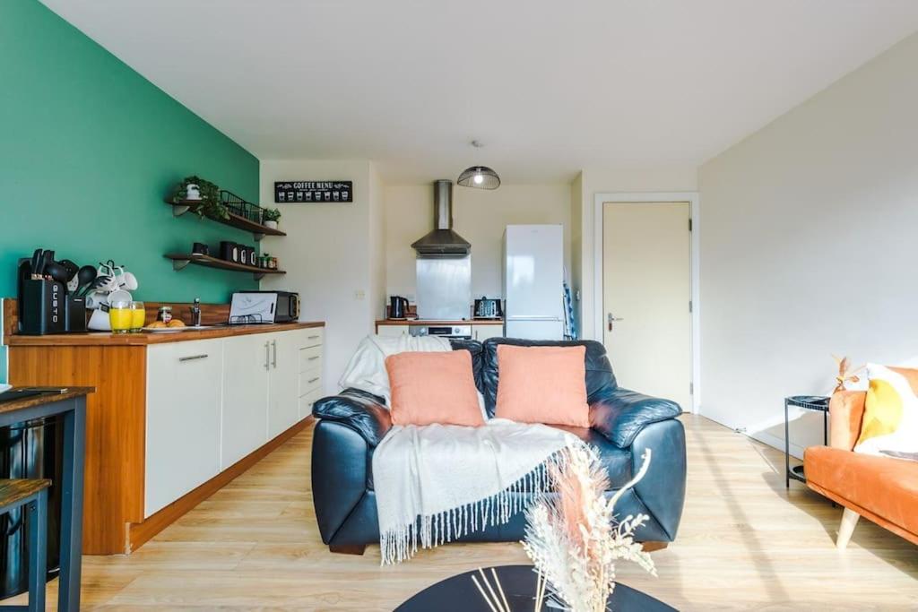 Modern 2BR near Manchester city centre - Free parking garage