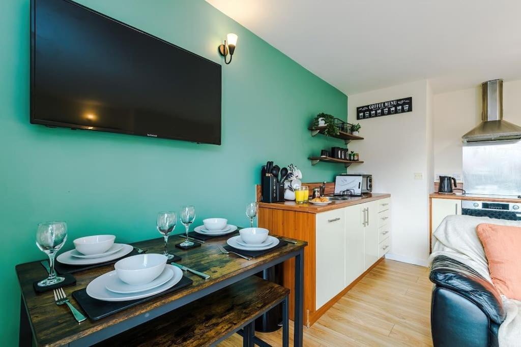 Modern 2BR near Manchester city centre - Free parking garage