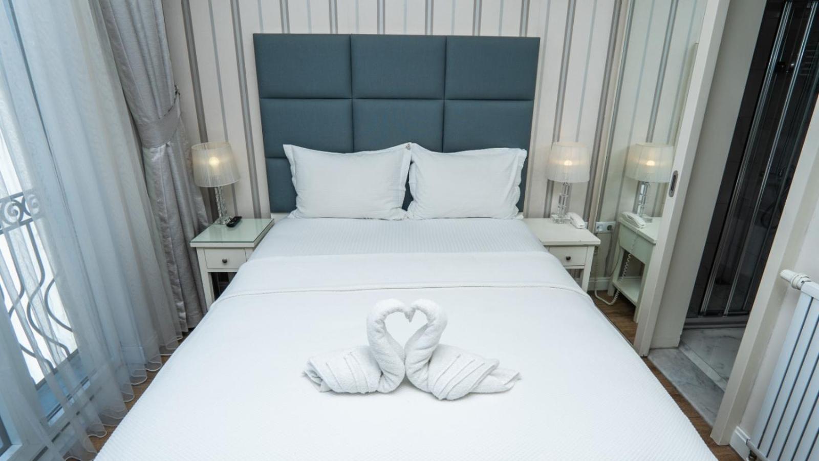 Ten Rooms İstanbul Otel - Image 38