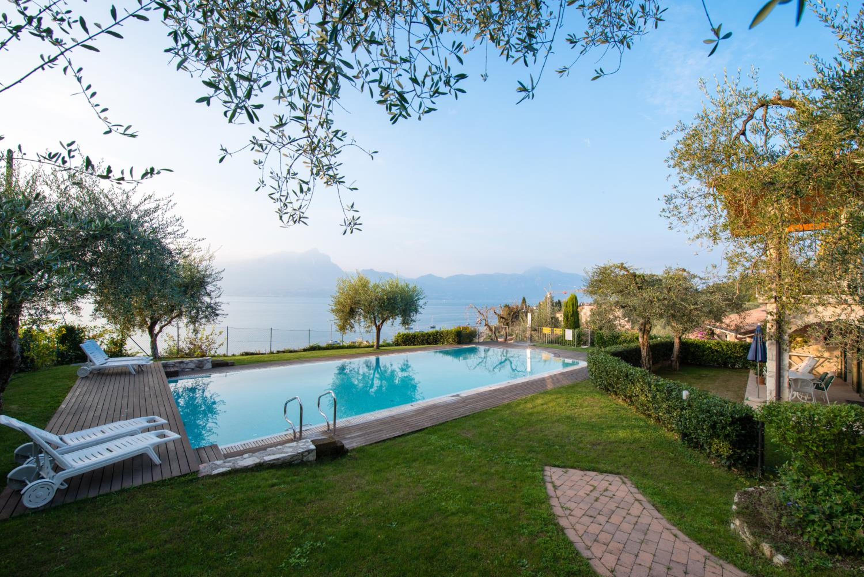 ApartmentsGarda - Canevini Residence photo 5