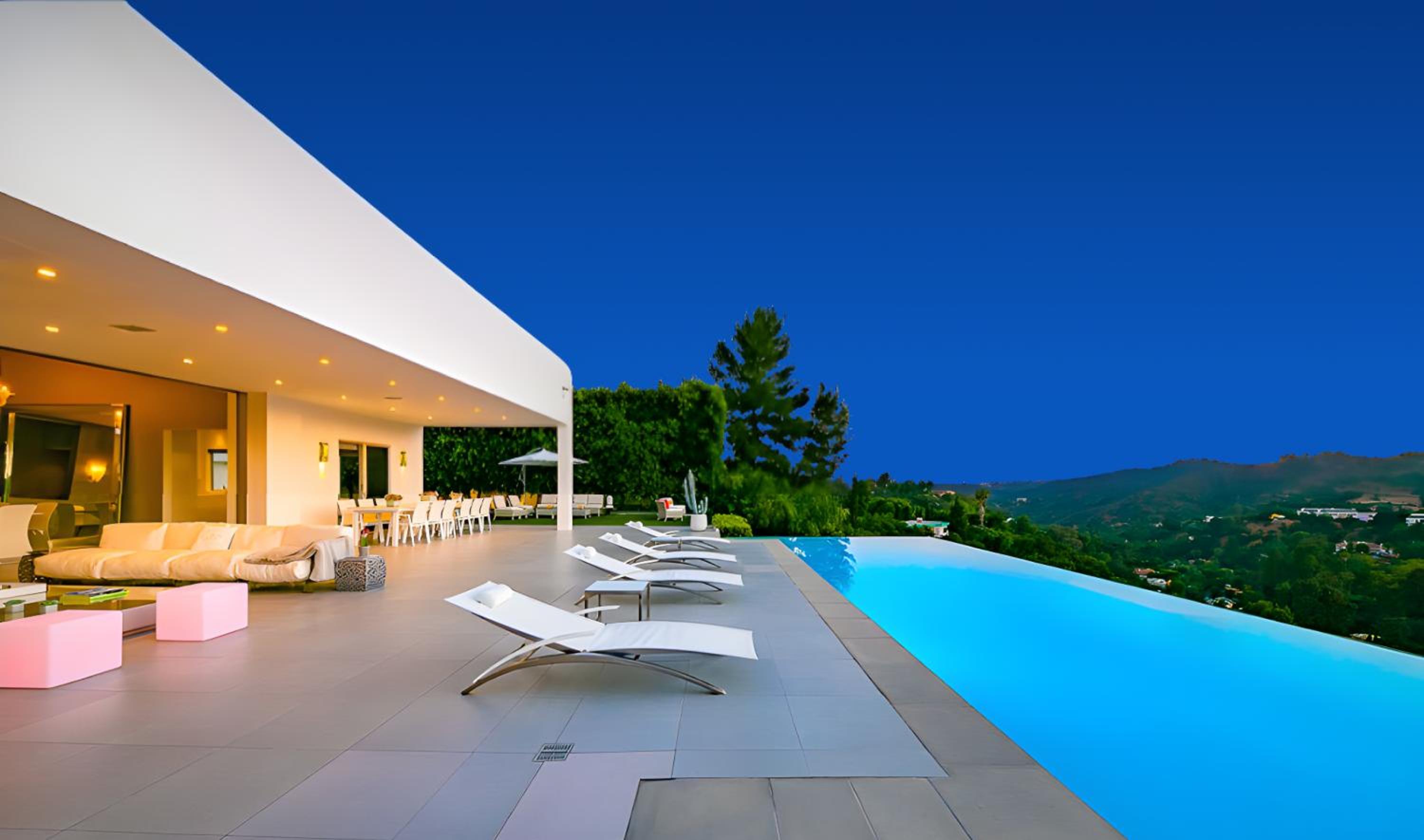 Pristine Paradise With Scenic Views - Property Image 32
