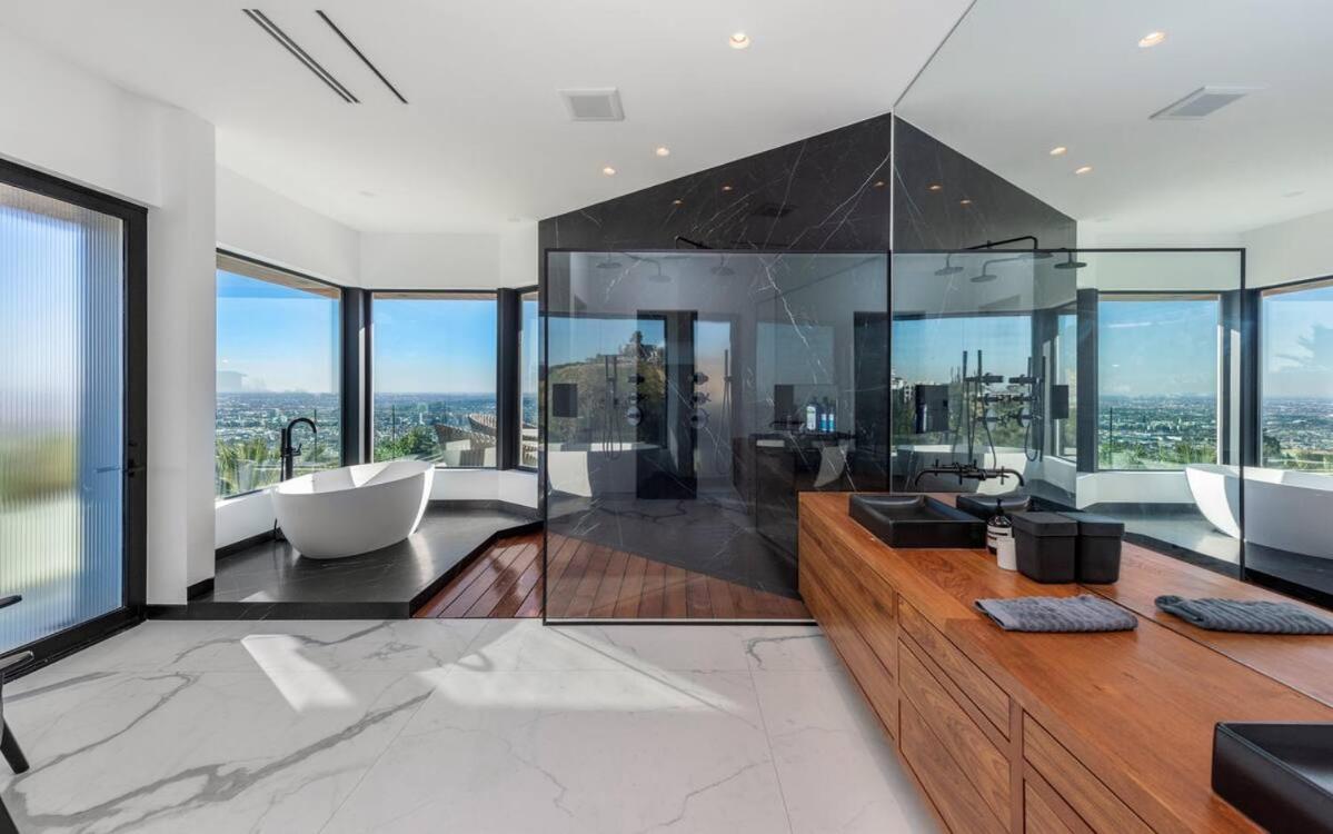 Pristine Paradise With Scenic Views - Property Image 48