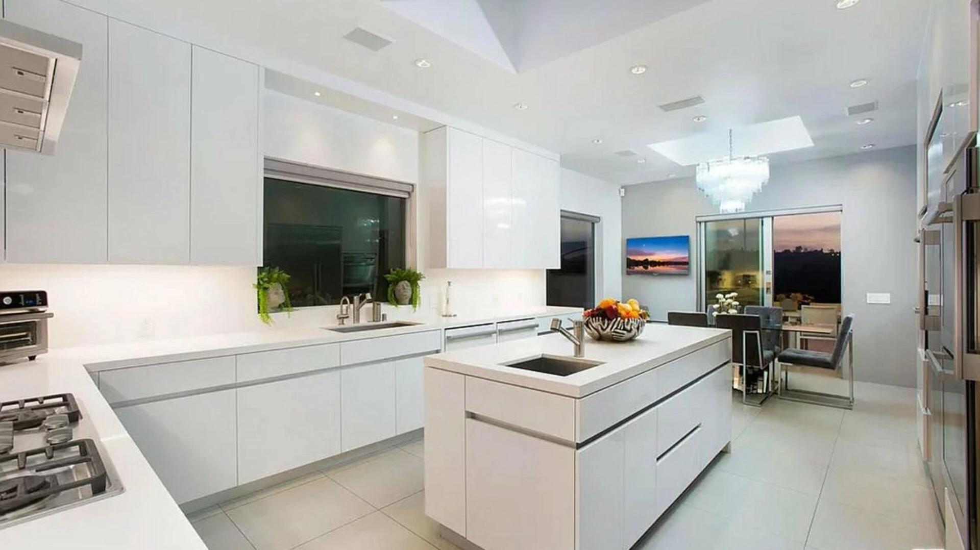 Pristine Paradise With Scenic Views - Property Image 30