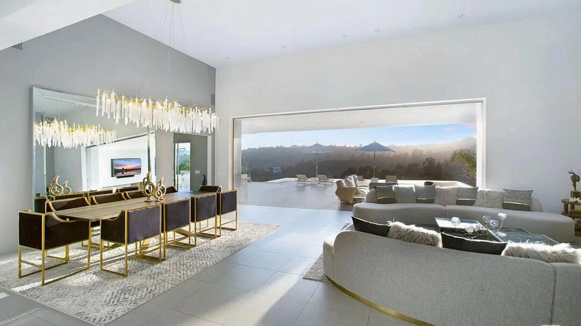 Pristine Paradise With Scenic Views - Property Image 1