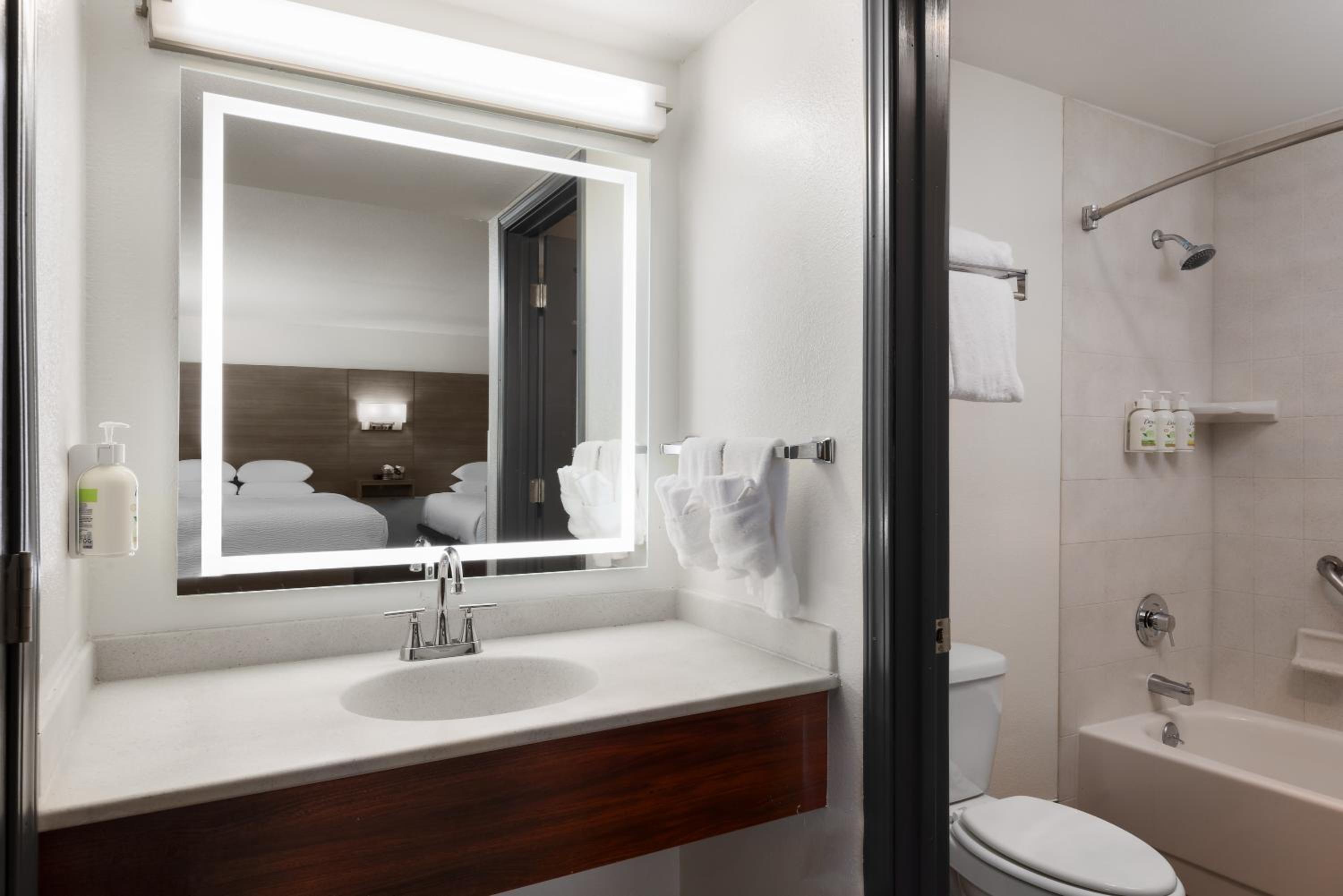 Medford Vacations - Ramada by Wyndham Medford Airport North - Property Image 19