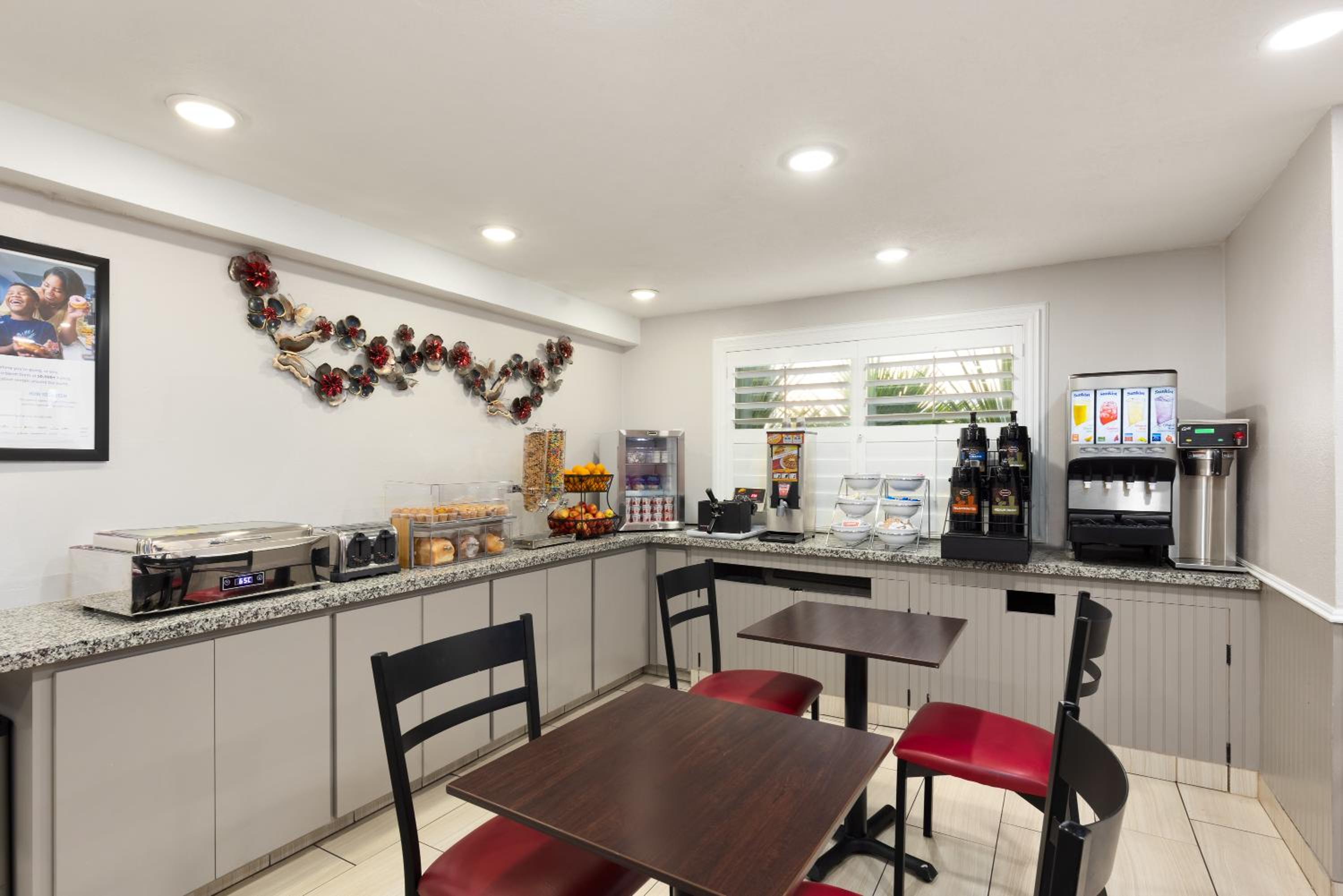 Medford Vacations - Ramada by Wyndham Medford Airport North - Property Image 29
