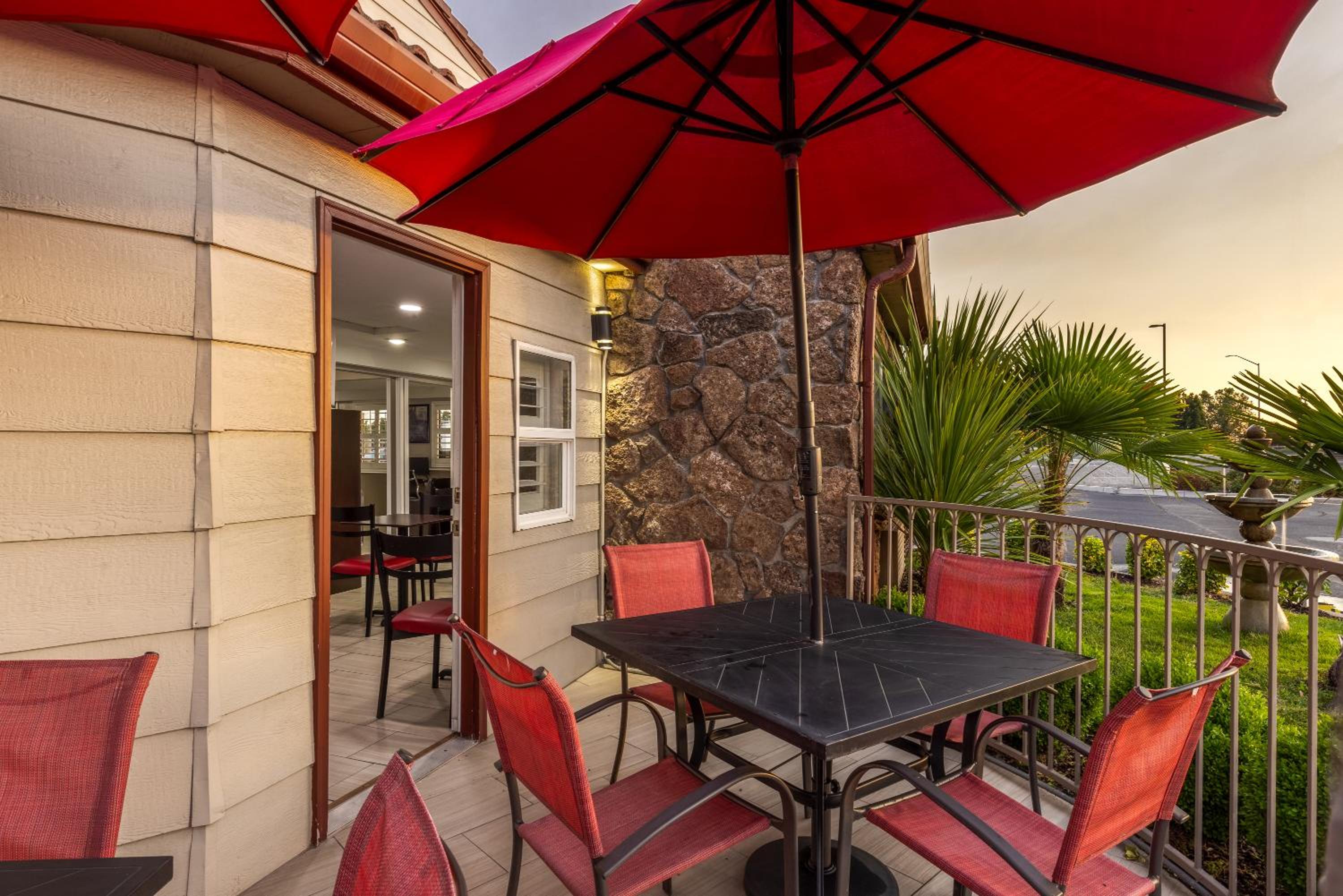Medford Vacations - Ramada by Wyndham Medford Airport North - Property Image 38
