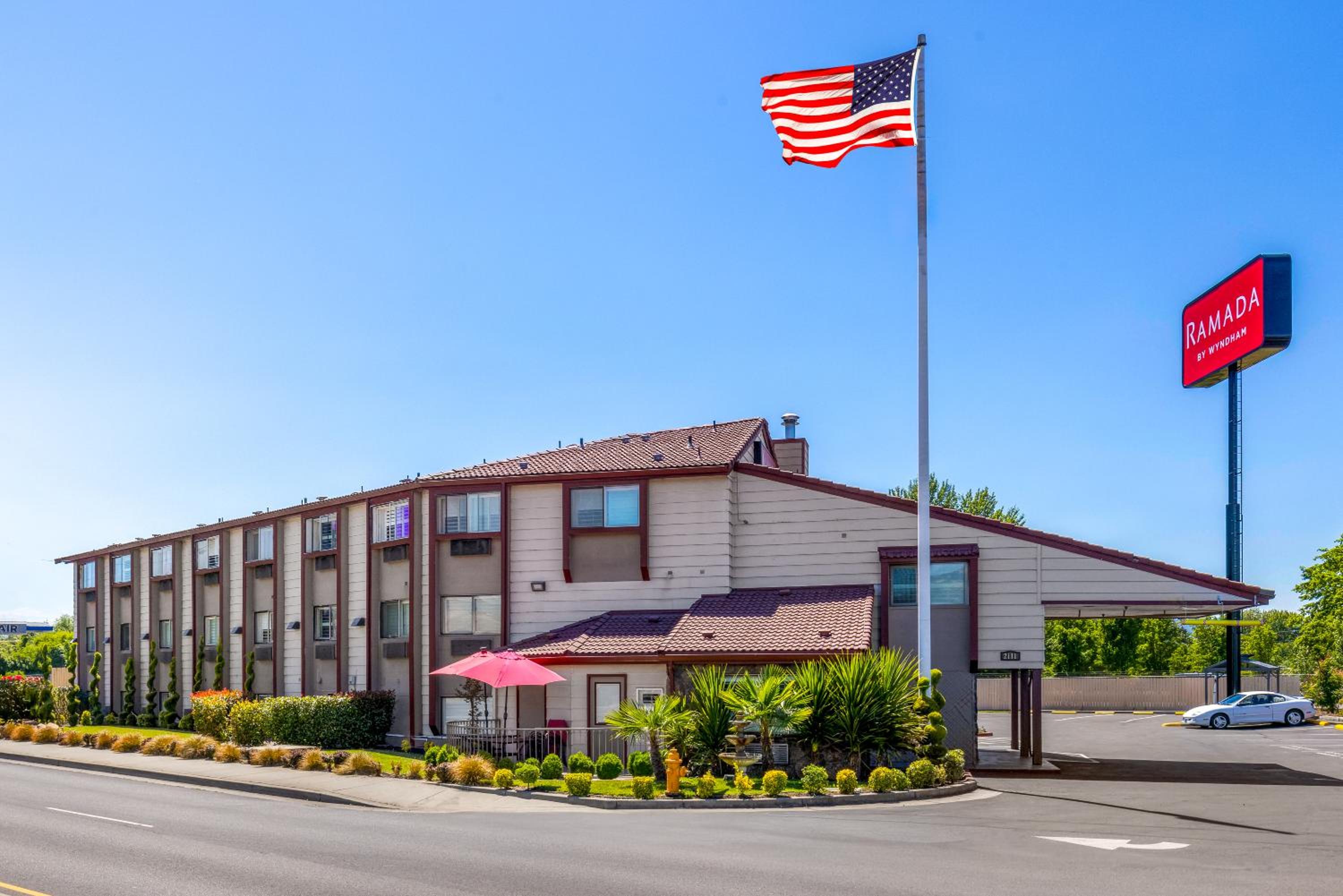 Medford Vacations - Ramada by Wyndham Medford Airport North - Property Image 24