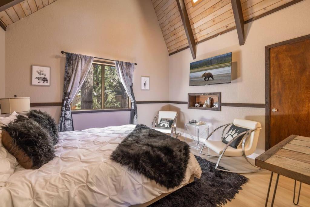 Kookaburra Cabin