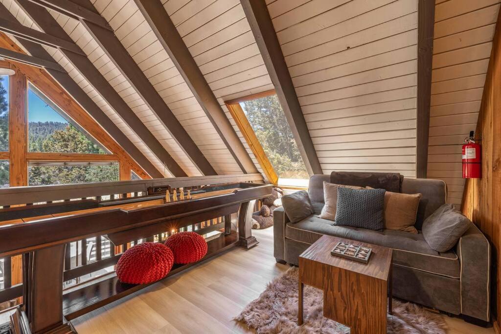 Kookaburra Cabin