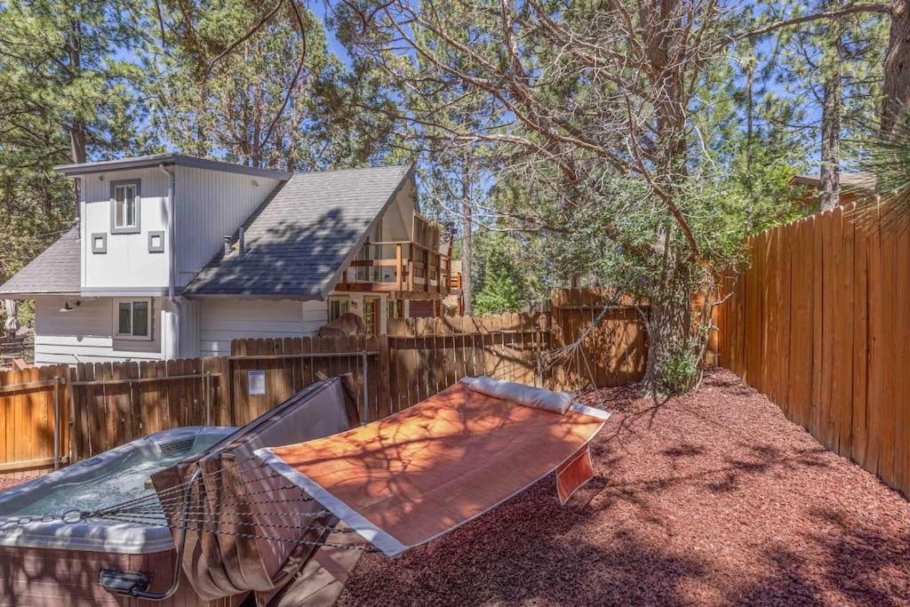 Kookaburra Cabin