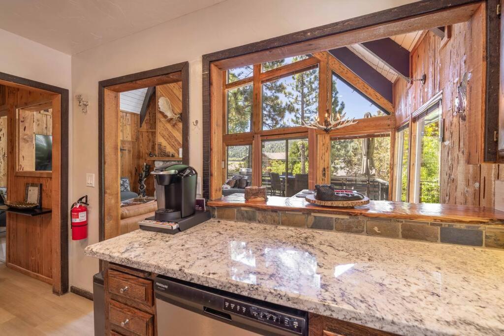 Kookaburra Cabin