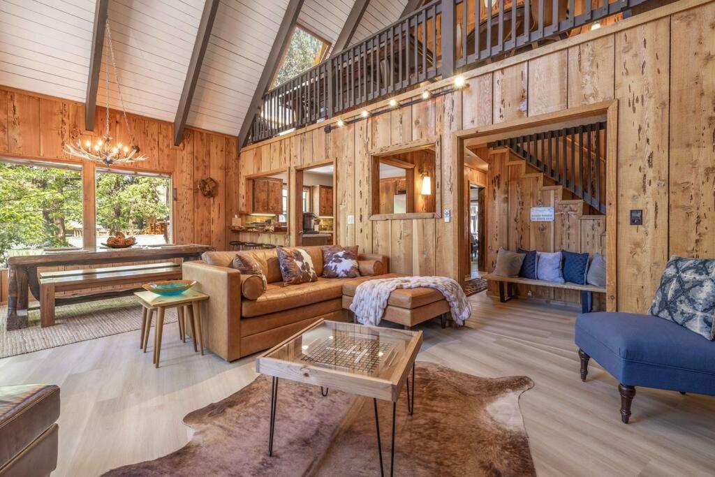 Kookaburra Cabin