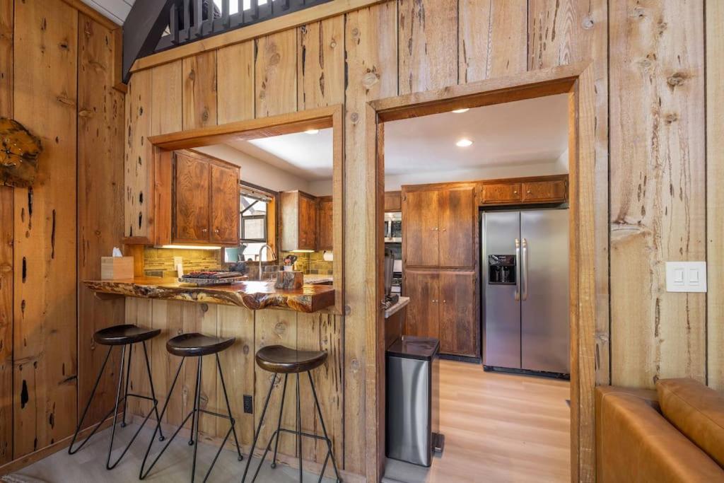 Kookaburra Cabin