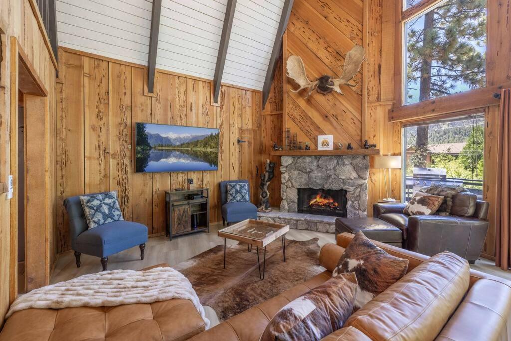 Kookaburra Cabin