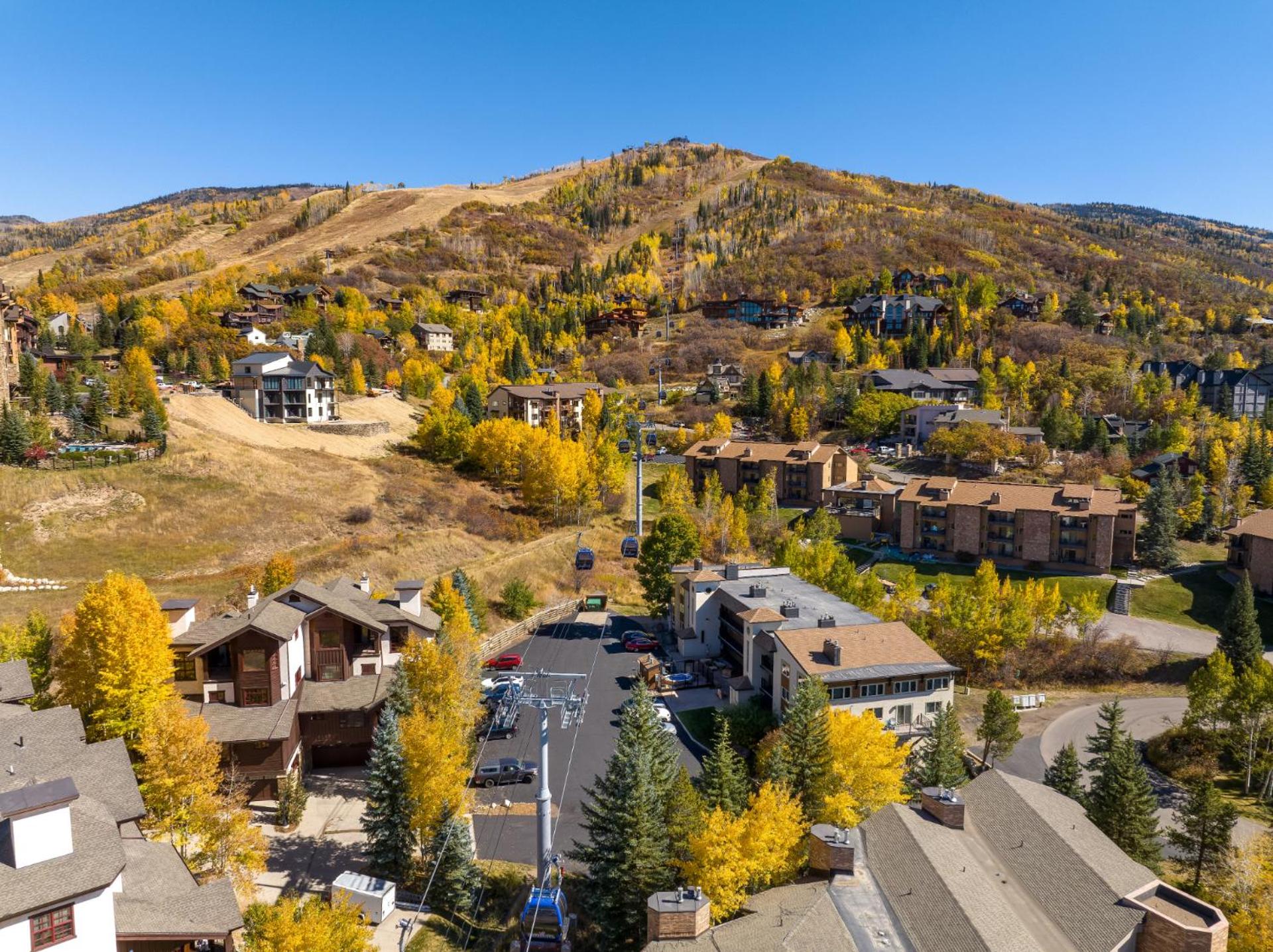 Ski In Ski Out, Hot Tub, Gas Grill in Picnic Area view 4