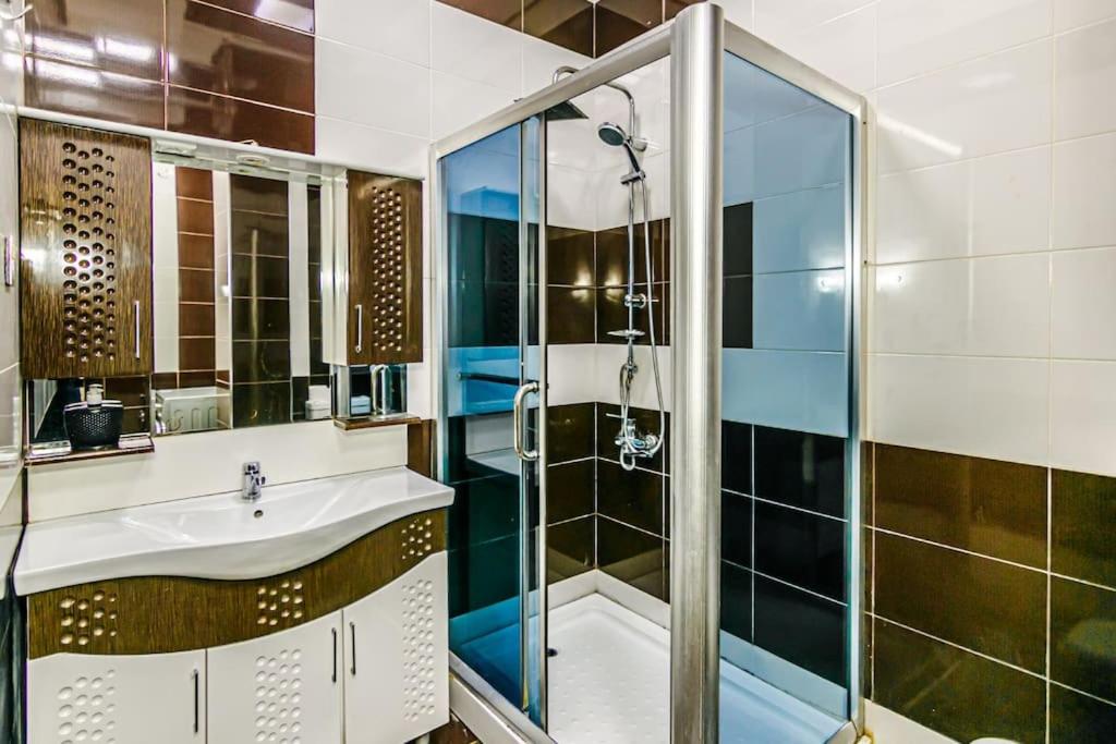 Adore Lux Apartment
