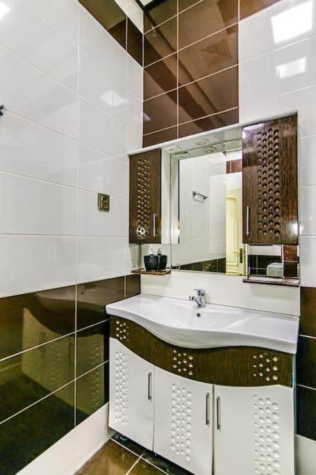 Adore Lux Apartment