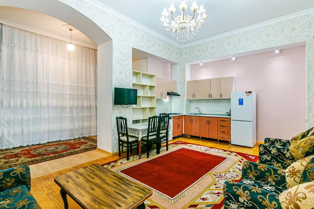 Fsincan House Centre 3 room