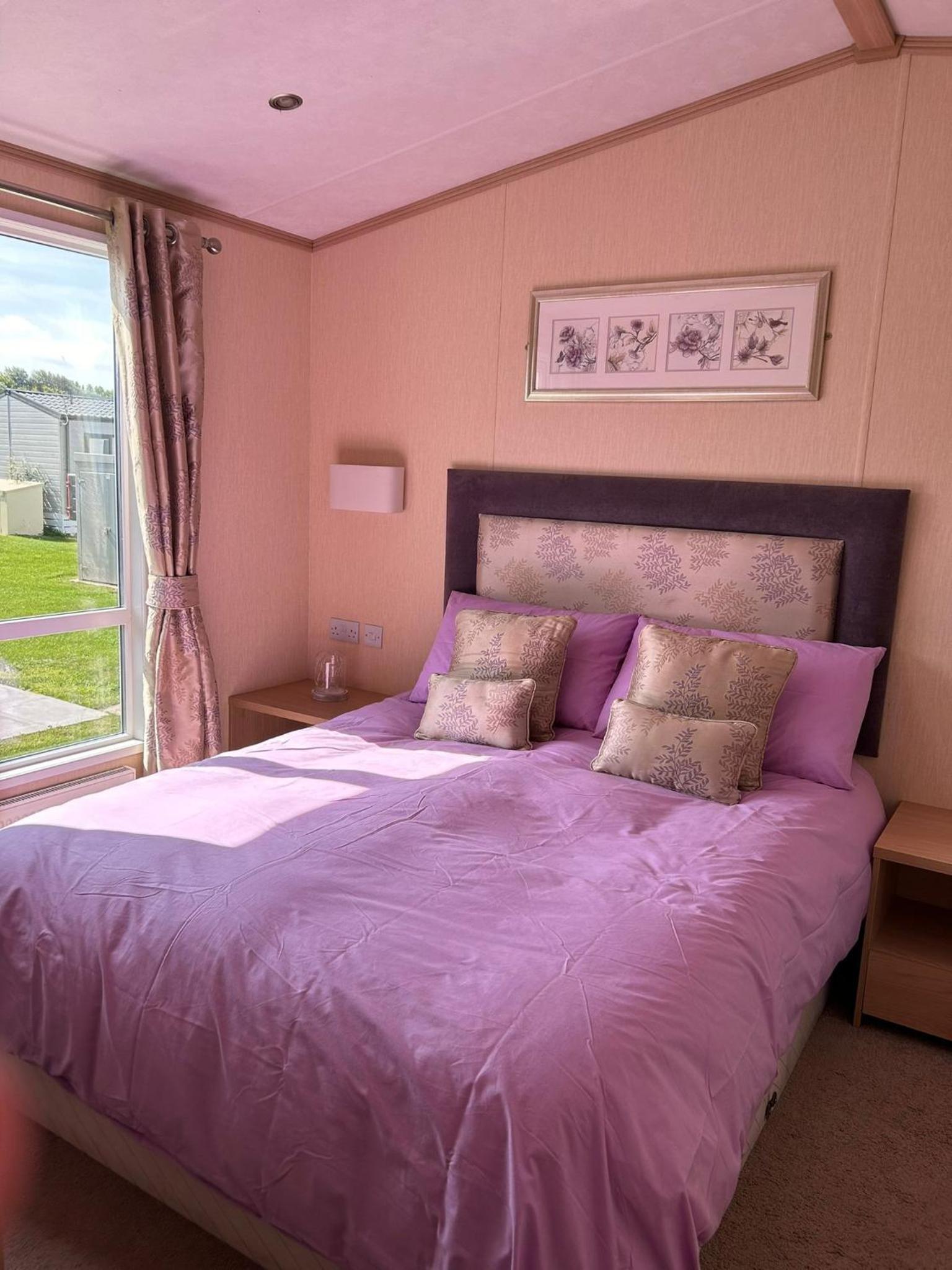 The Knightsbridge Luxury Stay, The Boulevard, Green Lawns
